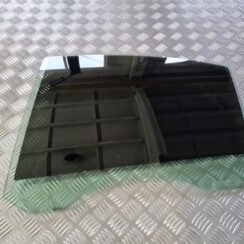 Aizmugurējo kreiso durvju stikls priekš VOLVO S80 2007 Black