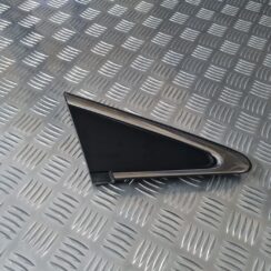 Priekšēja spārna uzlika/moldings priekš TOYOTA AVENSIS 2010