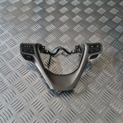 Stūres poga priekš TOYOTA AVENSIS 2010