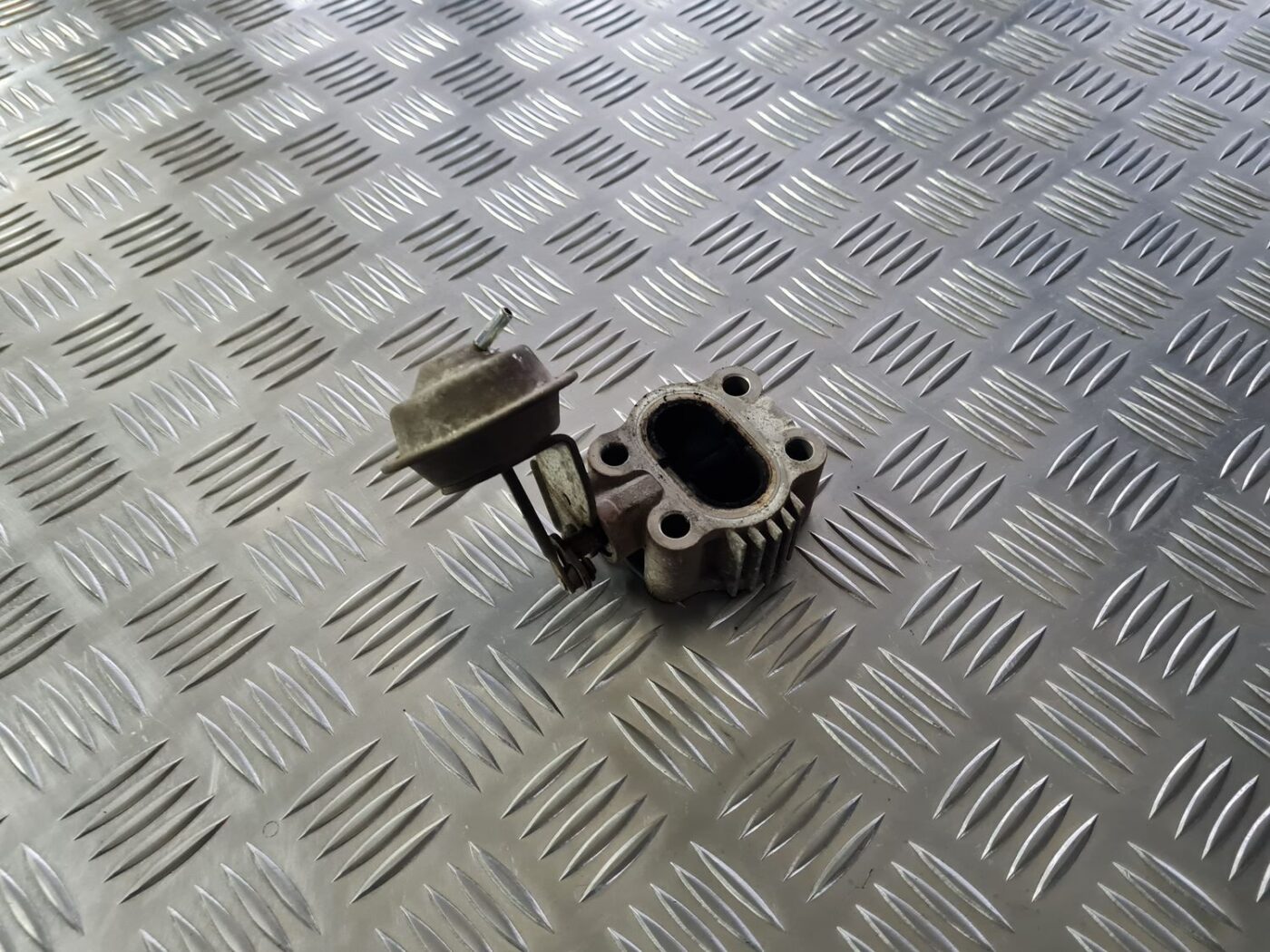 EGR vārsts priekš TOYOTA AVENSIS 2010