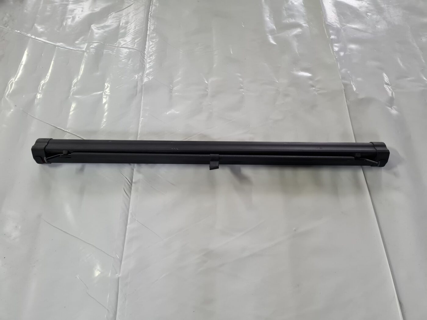 Bagāžnieka žalūzija priekš TOYOTA AVENSIS 2010 1 Bagāžnieka žalūzija priekš TOYOTA AVENSIS 2010