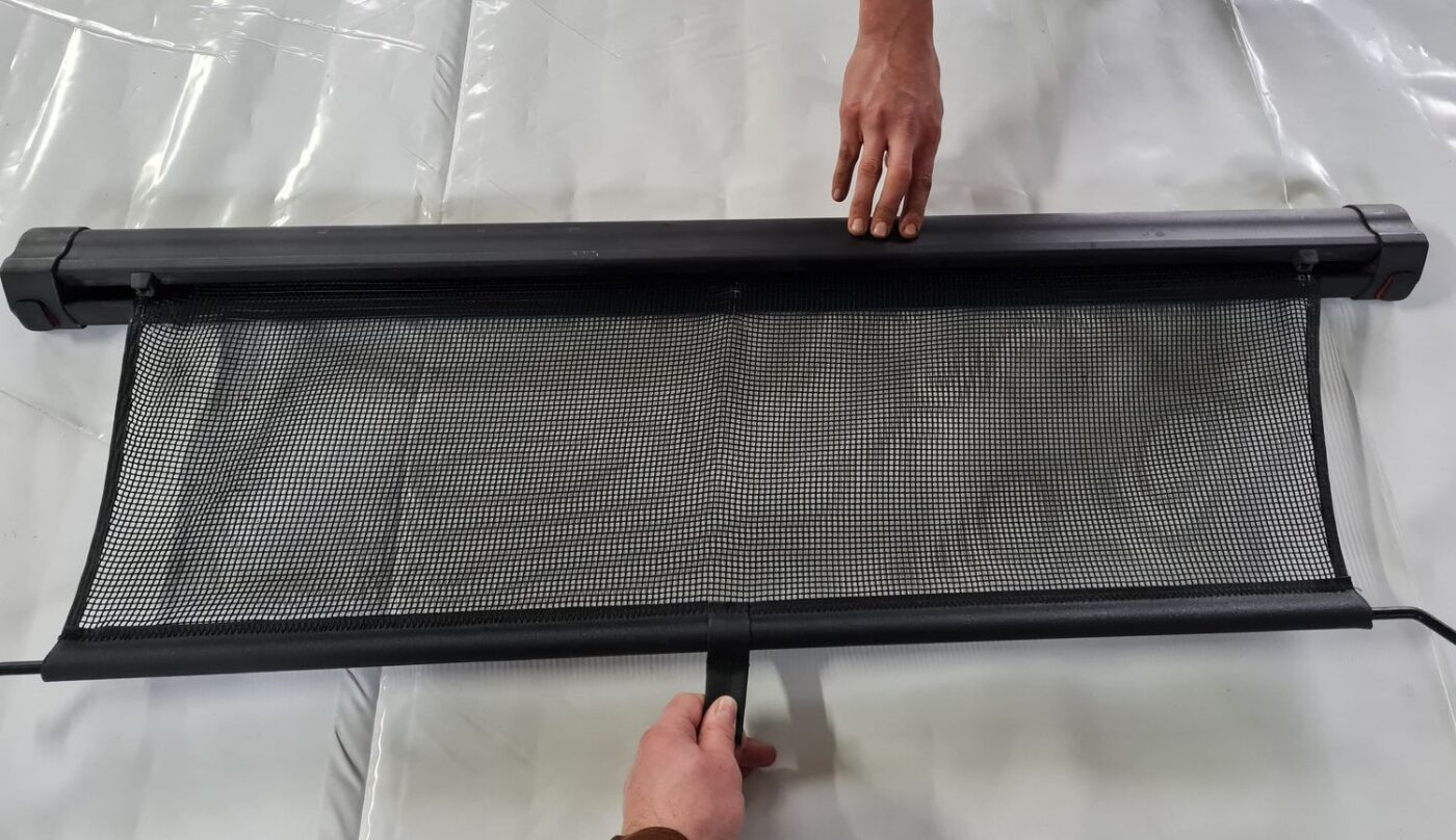 Bagāžnieka žalūzija priekš TOYOTA AVENSIS 2010 2 Bagāžnieka žalūzija priekš TOYOTA AVENSIS 2010