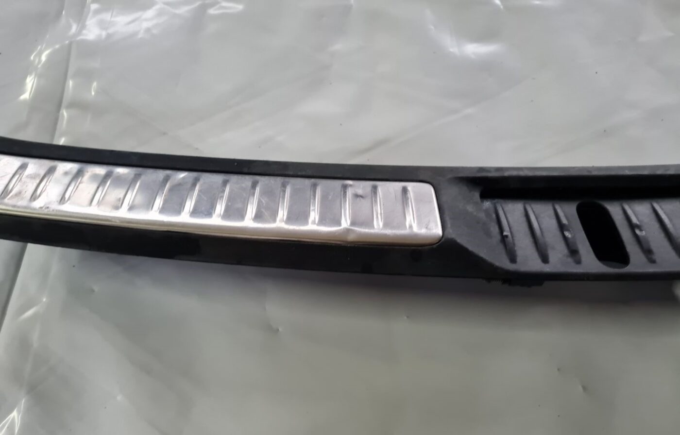 Bagažnieka nodalījuma sliekšņa uzlika priekš TOYOTA AVENSIS 2010