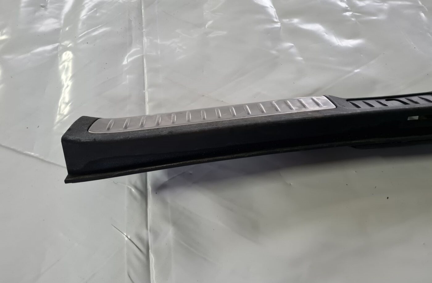 Bagažnieka nodalījuma sliekšņa uzlika priekš TOYOTA AVENSIS 2010