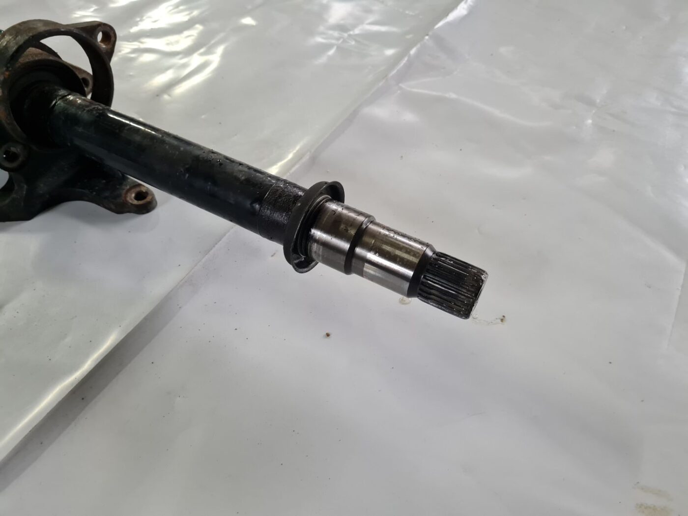 Pusass priekšēja labā priekš TOYOTA AVENSIS 2010