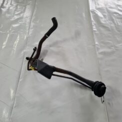 Degvielas tvertnes ielējama caurule priekš TOYOTA AVENSIS 2010