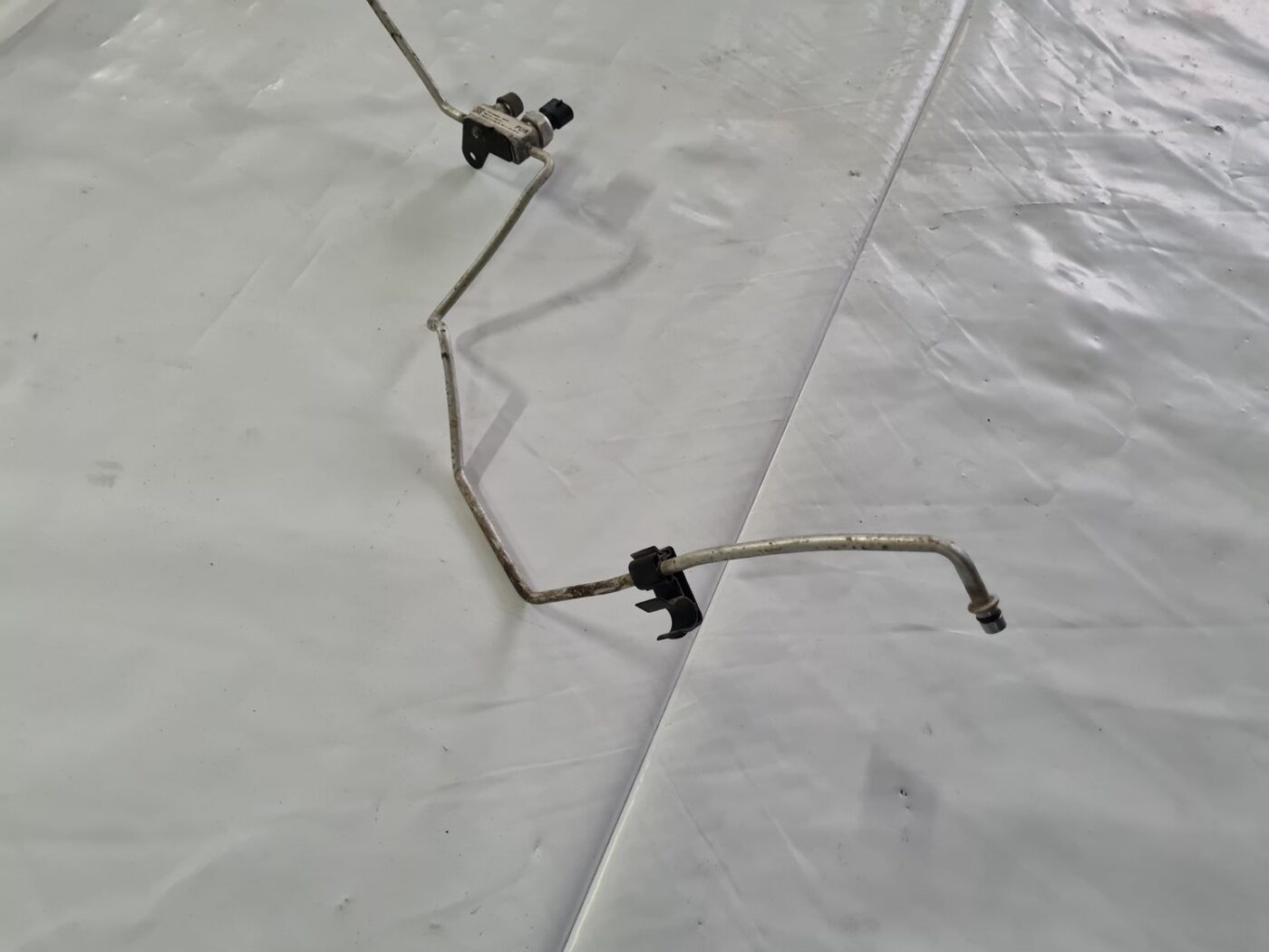 Gaisa kondicioniera galvenā caurule priekš TOYOTA AVENSIS 2010 2 Gaisa kondicioniera galvenā caurule priekš TOYOTA AVENSIS 2010