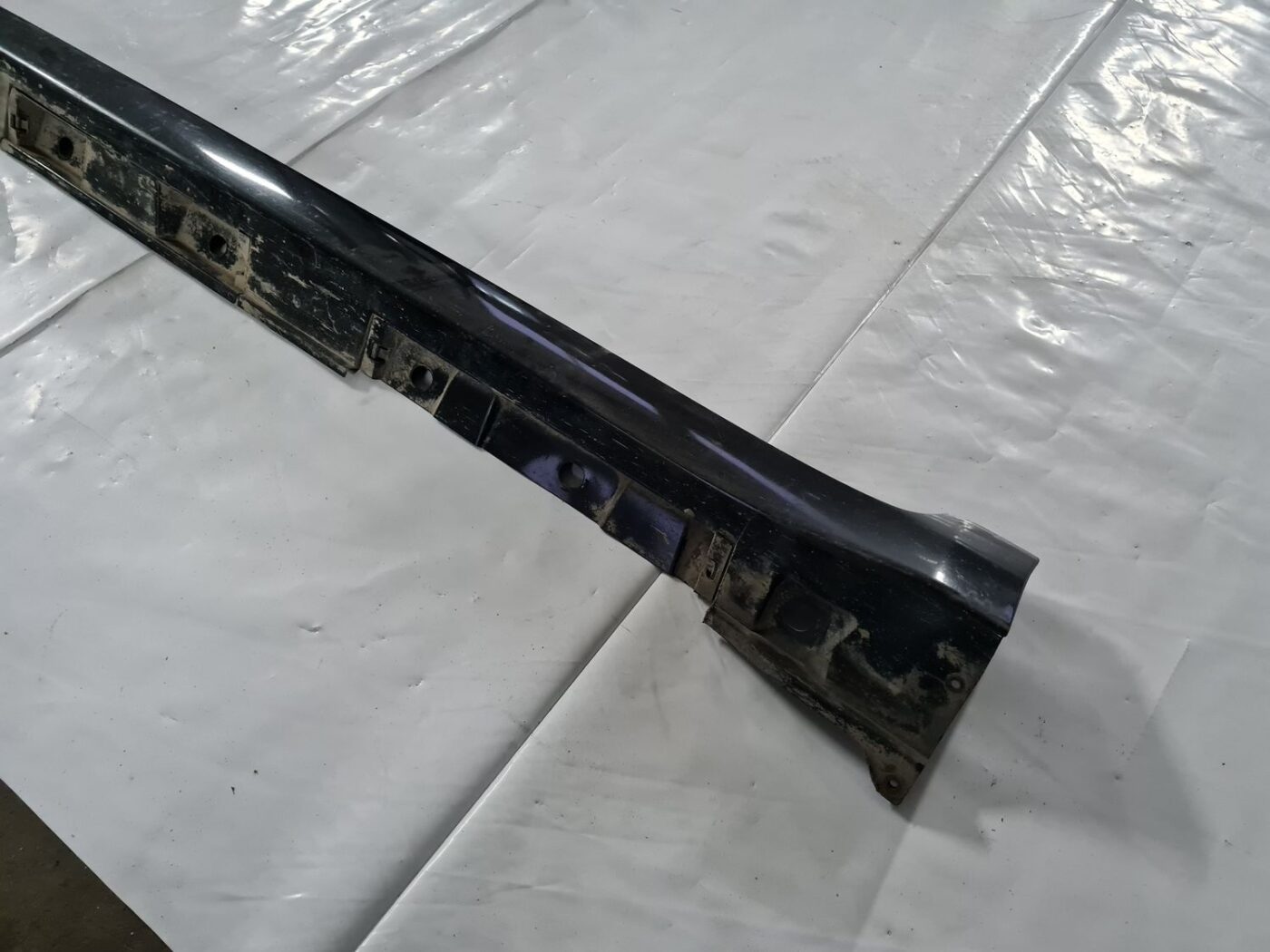 Ārēja sliekšņa kreisa uzlika priekš TOYOTA AVENSIS 2010