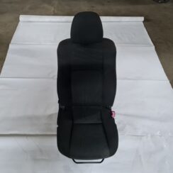 Priekšējais labais sēdeklis priekš TOYOTA AVENSIS 2010