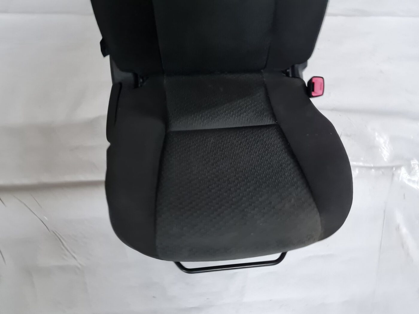 Priekšējais labais sēdeklis priekš TOYOTA AVENSIS 2010