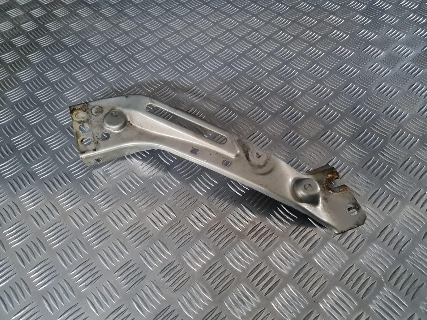 Priekšējā radiatora rāmja augšēja daļa priekš CITROEN C8 2005 2 Priekšējā radiatora rāmja augšēja daļa priekš CITROEN C8 2005