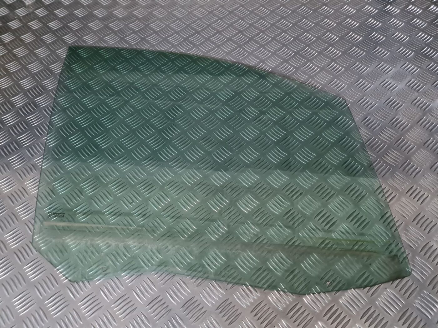 Priekšējo labo durvju stikls priekš CITROEN C8 2005 1 Priekšējo labo durvju stikls priekš CITROEN C8 2005