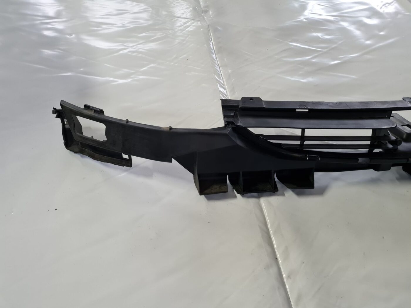 Radiatoru augšēja uzlika priekš CITROEN C8 2005 2 Radiatoru augšēja uzlika priekš CITROEN C8 2005