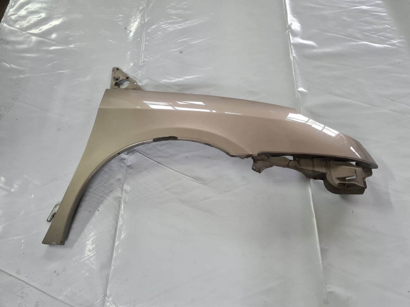 Priekšējais labais spārns priekš CITROEN C8 2005 1 Priekšējais labais spārns priekš CITROEN C8 2005