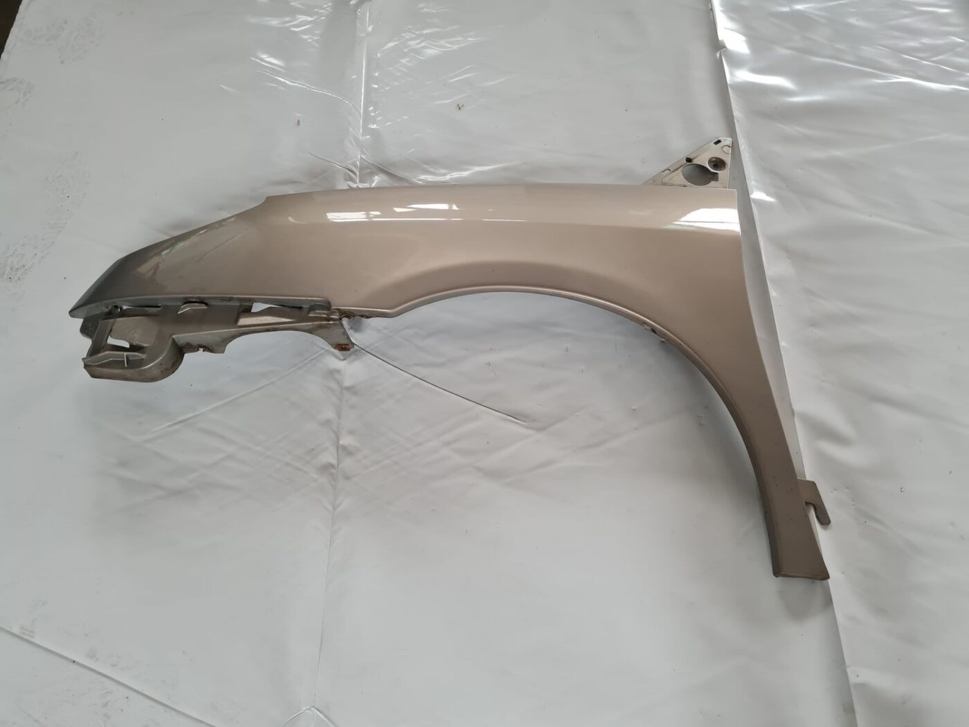 Priekšējais kreisais spārns priekš CITROEN C8 2005 1 Priekšējais kreisais spārns priekš CITROEN C8 2005