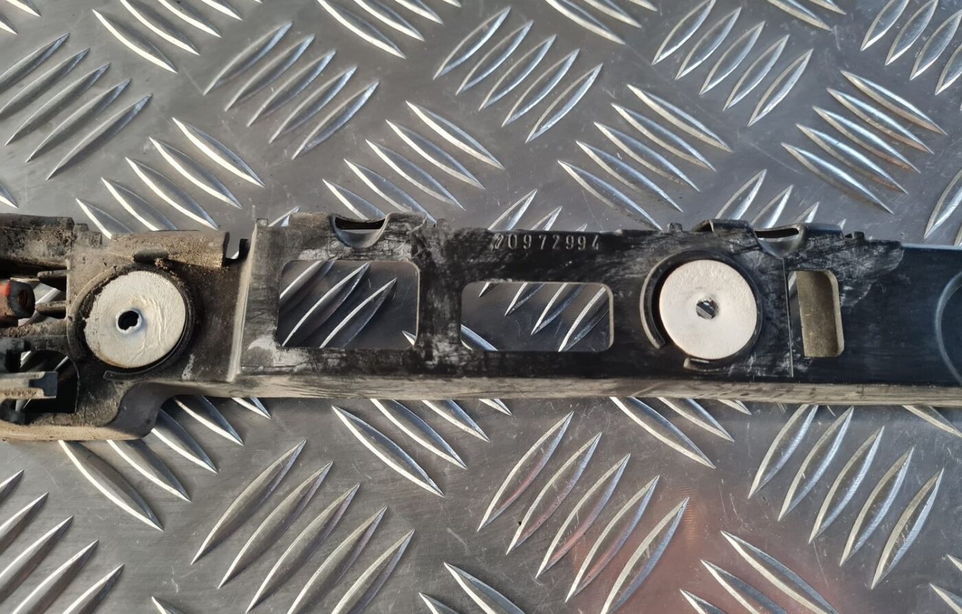 Aizmugurēja bufera kronšteins priekš OPEL INSIGNIA 2016