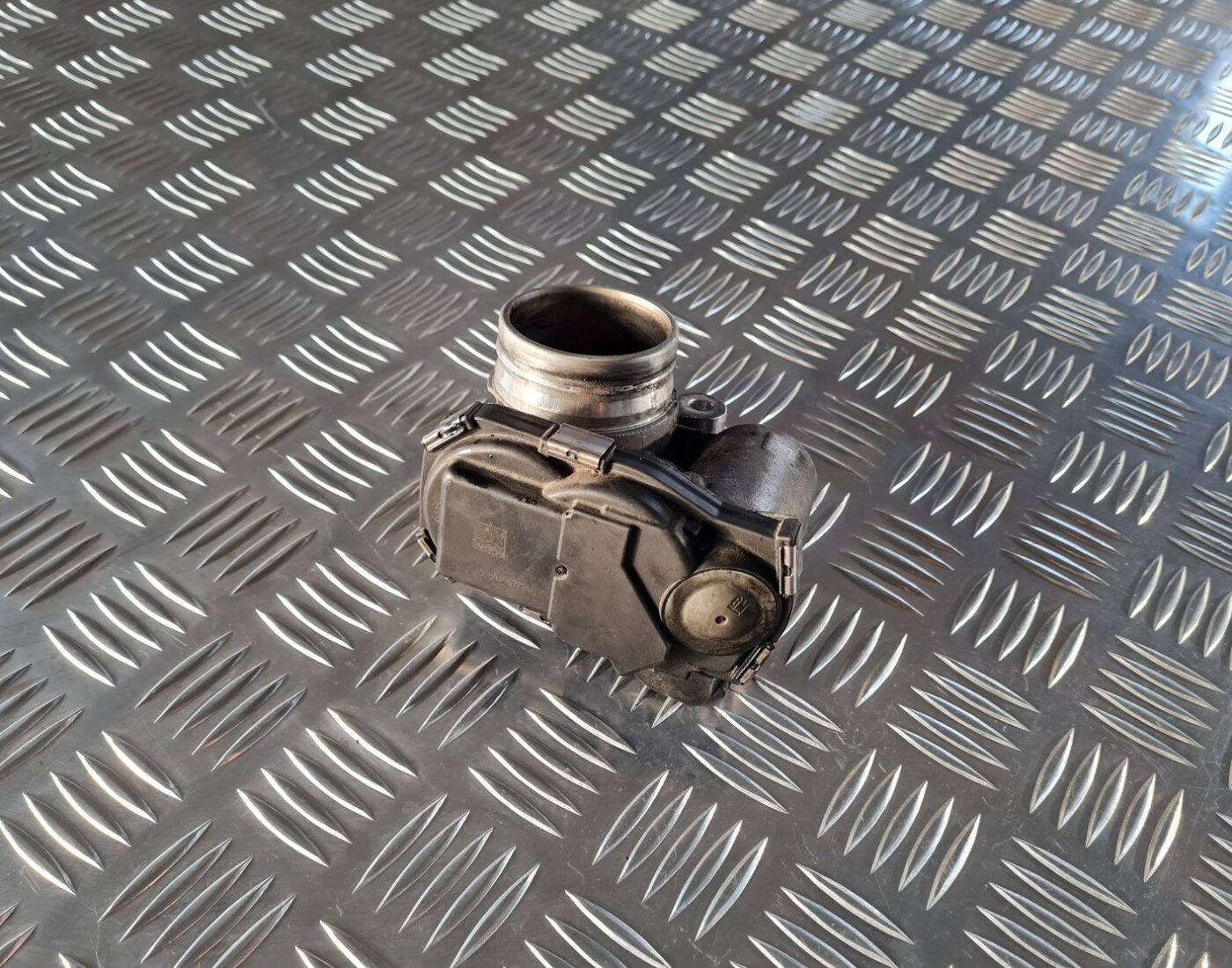 Droseļvārsts priekš OPEL INSIGNIA 2016 2 Droseļvārsts priekš OPEL INSIGNIA 2016