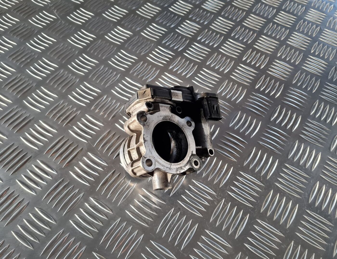 Droseļvārsts priekš OPEL INSIGNIA 2016 4 Droseļvārsts priekš OPEL INSIGNIA 2016