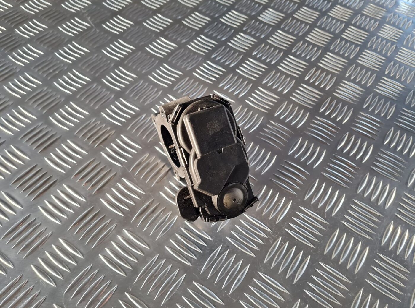 Droseļvārsts priekš OPEL INSIGNIA 2016 3 Droseļvārsts priekš OPEL INSIGNIA 2016