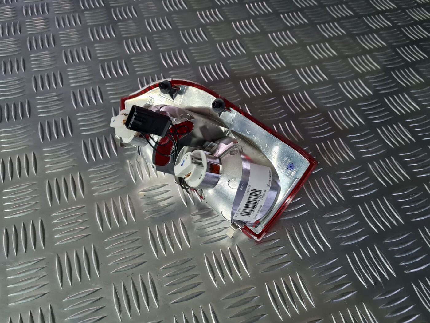 Aizmugurējais kreisais lukturis priekš OPEL INSIGNIA 2016 4 Aizmugurējais kreisais lukturis priekš OPEL INSIGNIA 2016