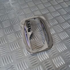 Dekoratīvs rāmis pārnesumu selektoram priekš OPEL INSIGNIA 2016