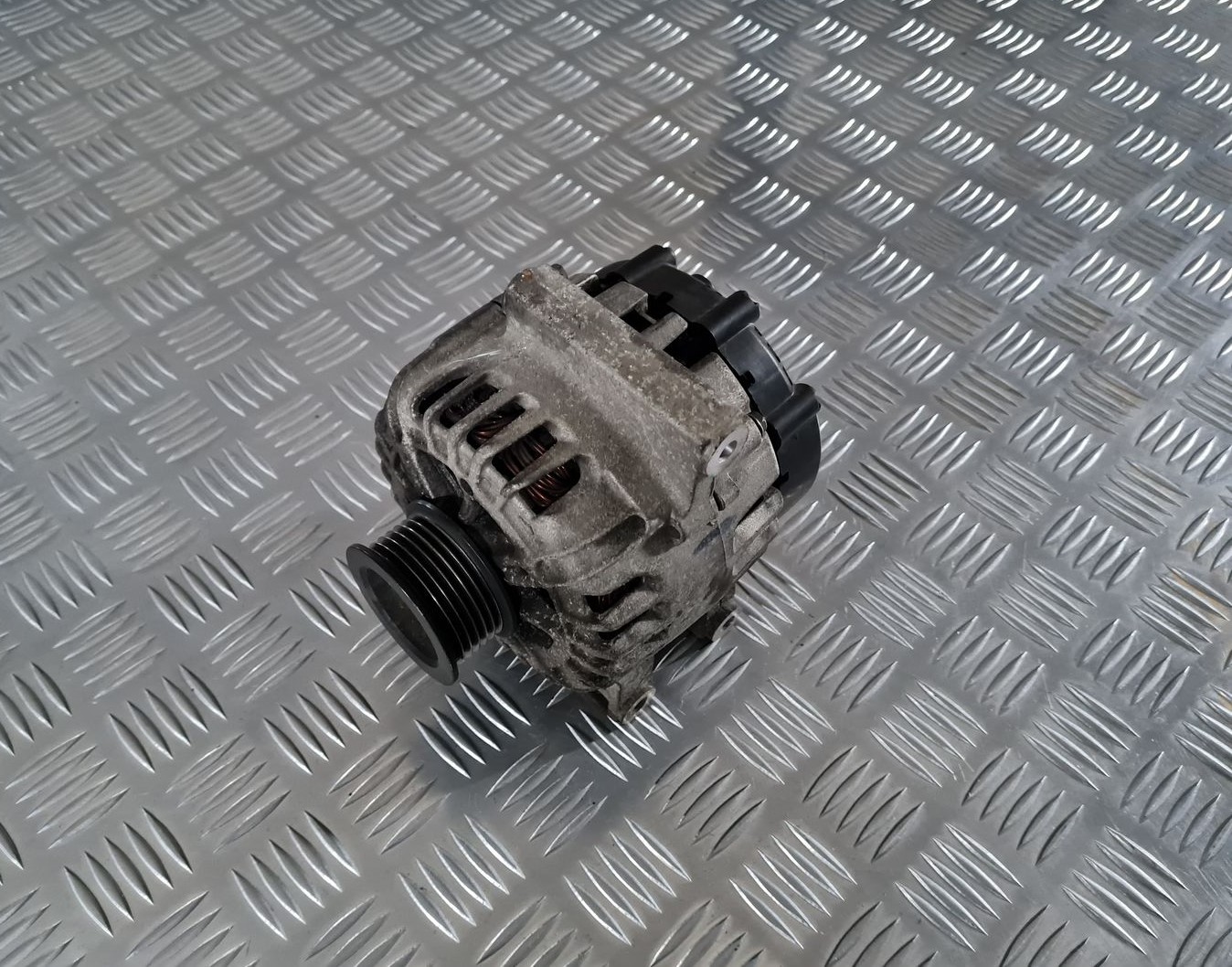 Ģenerators priekš OPEL INSIGNIA 2016