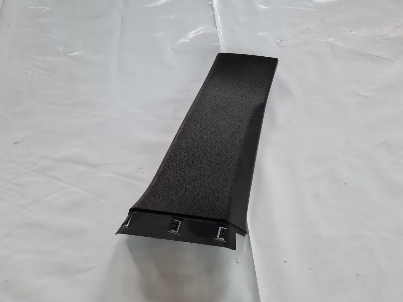 Vidējas salona statnes apdare priekš OPEL INSIGNIA 2016 1 Vidējas salona statnes apdare priekš OPEL INSIGNIA 2016