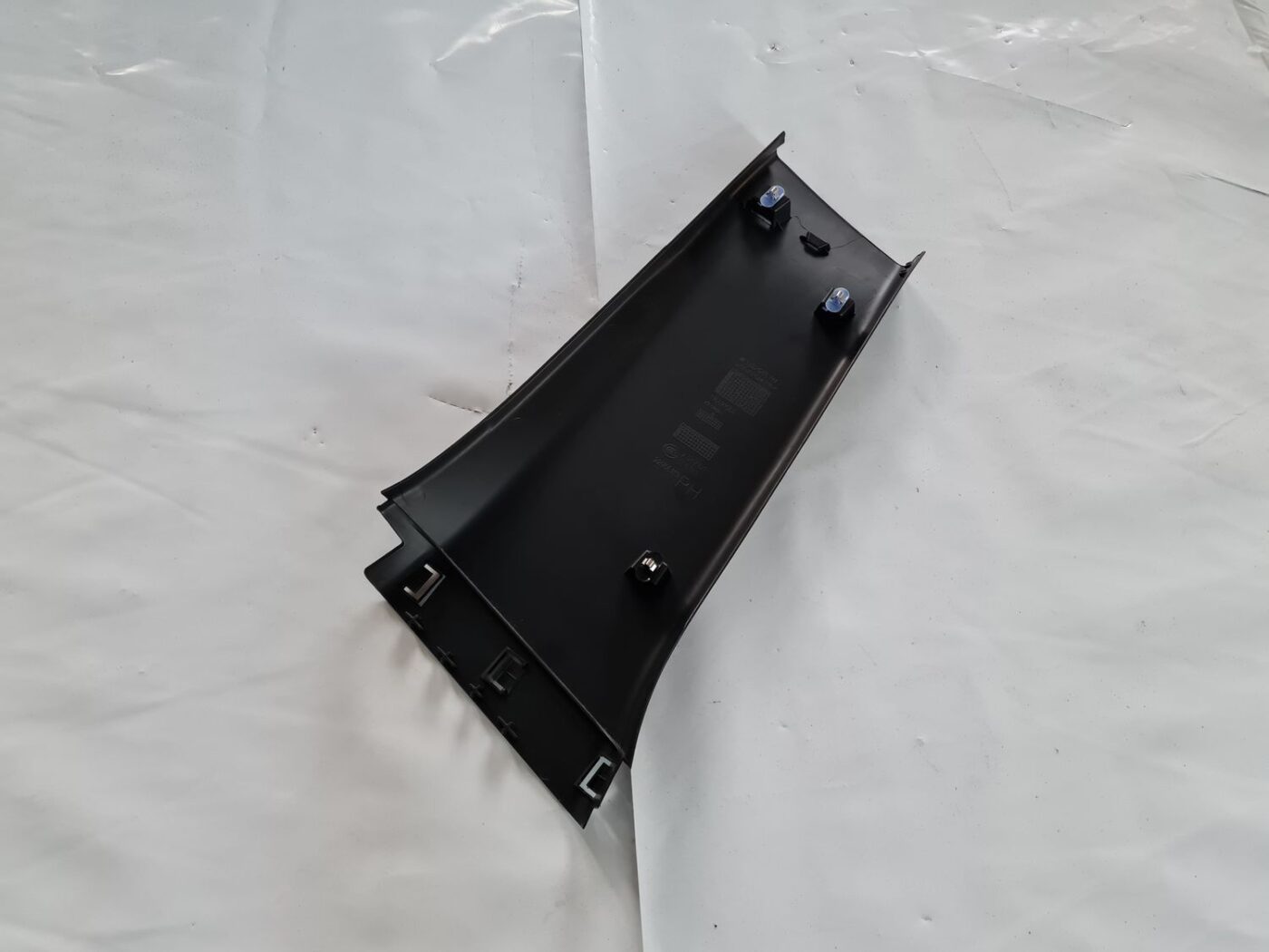 Vidējas salona statnes apdare priekš OPEL INSIGNIA 2016 2 Vidējas salona statnes apdare priekš OPEL INSIGNIA 2016