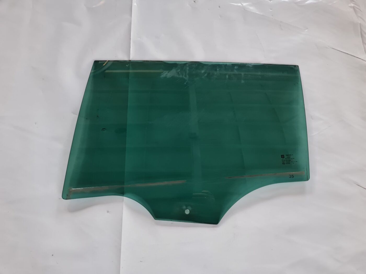 Aizmugurējo kreiso durvju stikls priekš OPEL INSIGNIA 2016 1 Aizmugurējo kreiso durvju stikls priekš OPEL INSIGNIA 2016