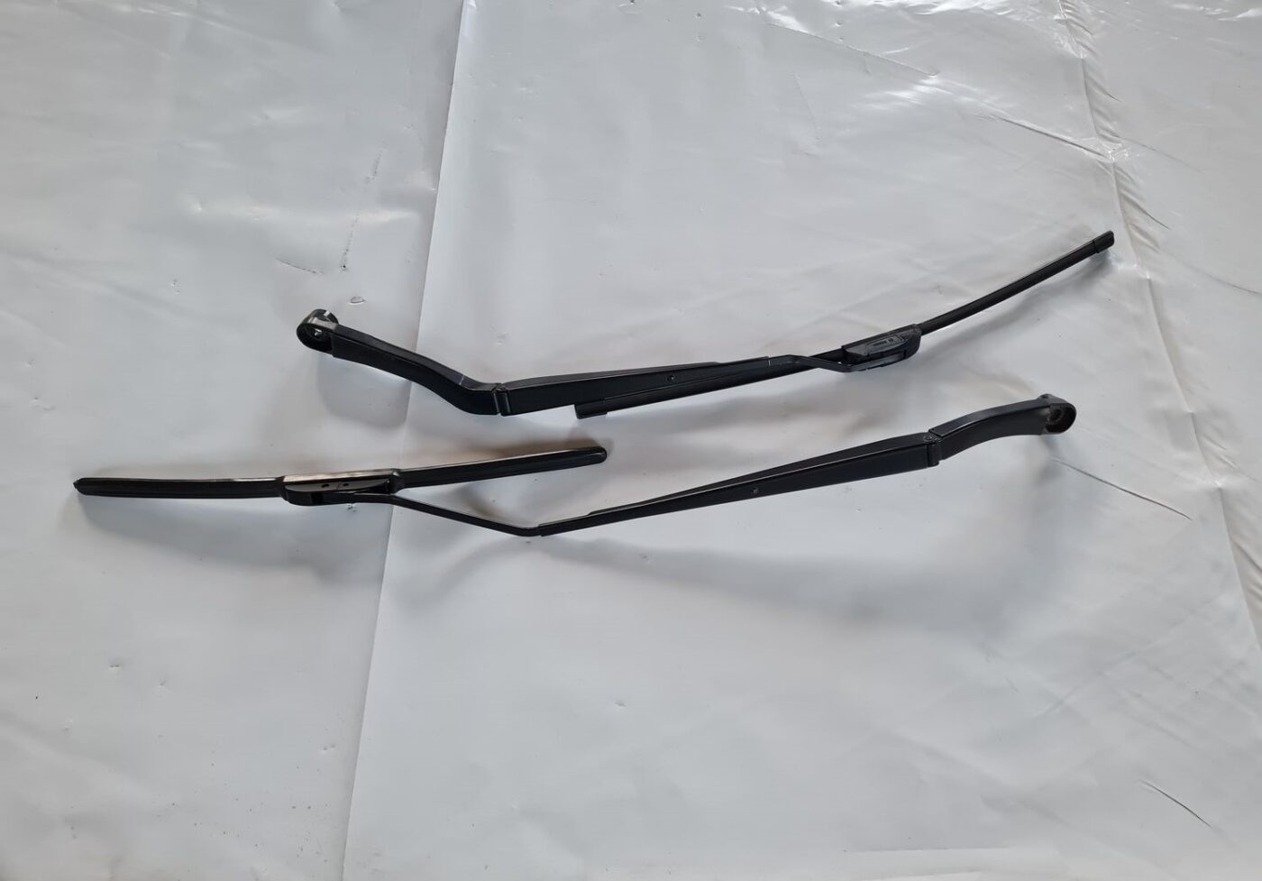 Vējstikla slotu turētāju komplekts priekš OPEL INSIGNIA 2016