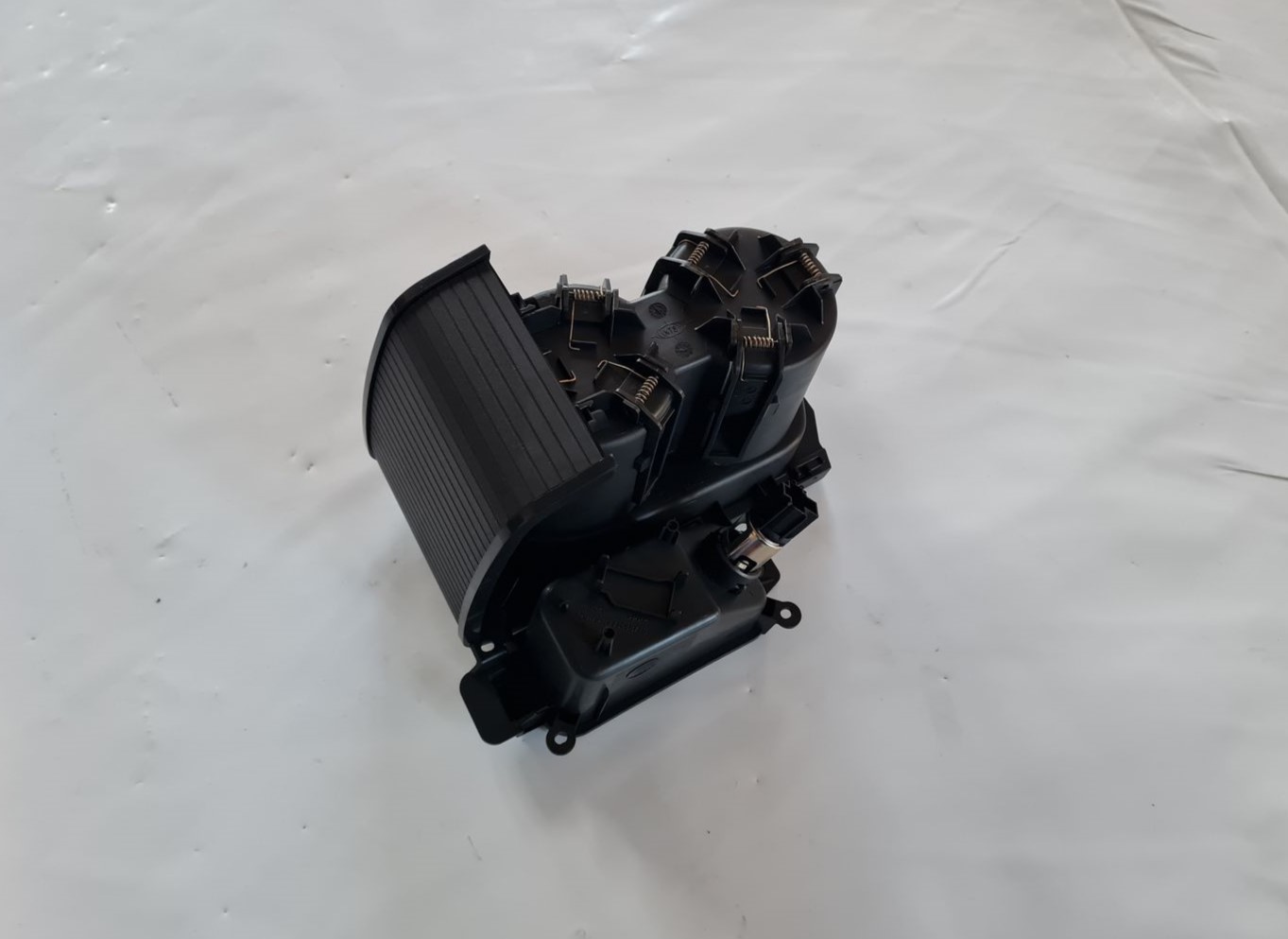 Krūzes turētājs priekš OPEL INSIGNIA 2016