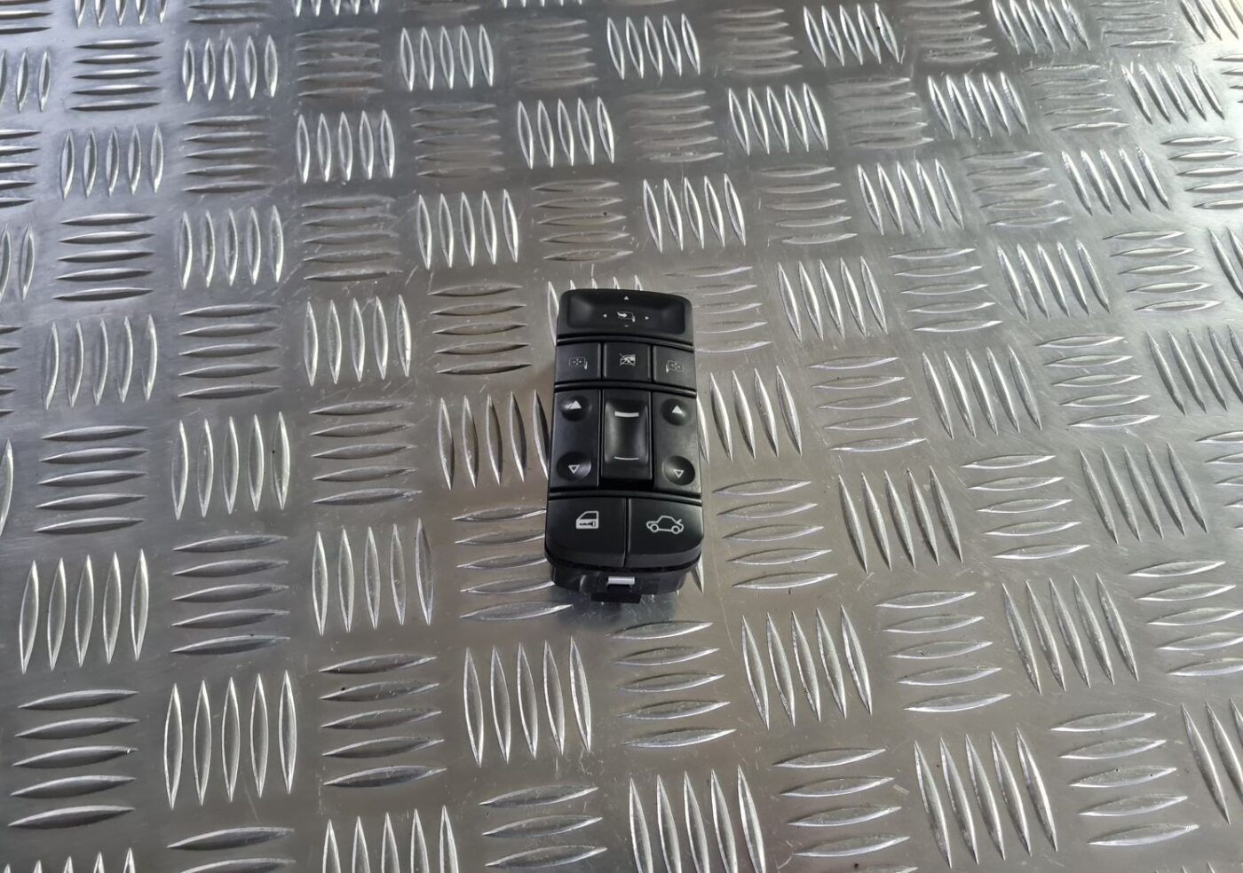 Šofera durvju slēdža pogas priekš OPEL VECTRA C 2008 1 Šofera durvju slēdža pogas priekš OPEL VECTRA C 2008