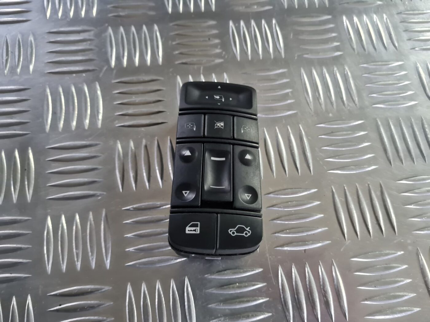 Šofera durvju slēdža pogas priekš OPEL VECTRA C 2008 2 Šofera durvju slēdža pogas priekš OPEL VECTRA C 2008