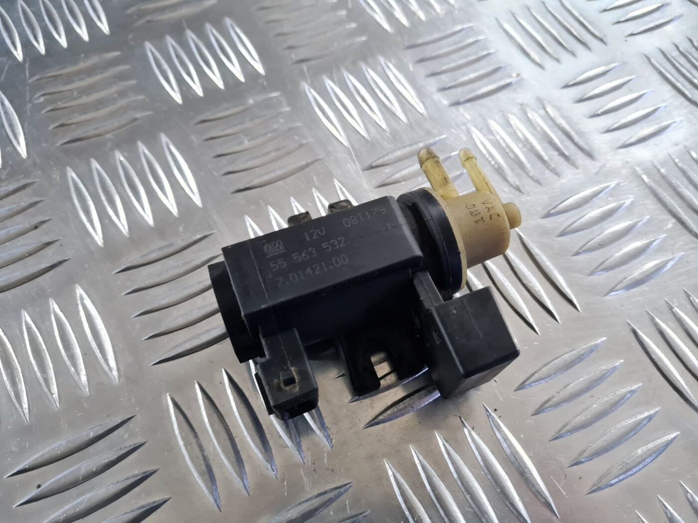 Izplūdes solenoīda vārsts priekš OPEL VECTRA C 2008