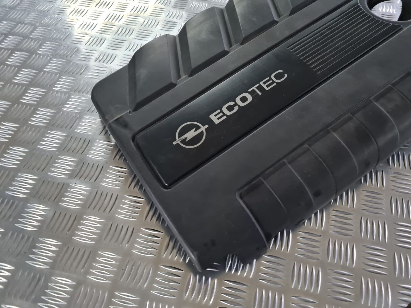 Dzinēja dekoratīvais vāks priekš OPEL VECTRA C 2008 4 Dzinēja dekoratīvais vāks priekš OPEL VECTRA C 2008