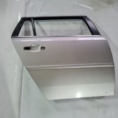 Aizmugurējās labās durvis priekš OPEL VECTRA C 2008