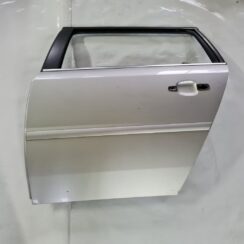 Aizmugurējās kreisās durvis priekš OPEL VECTRA C 2008