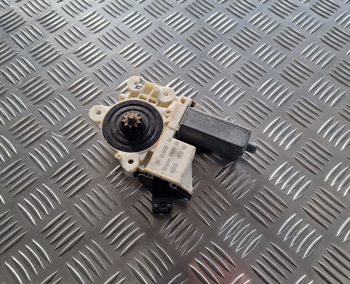 Elektrisko stiklu motors priekš OPEL VECTRA C 2002