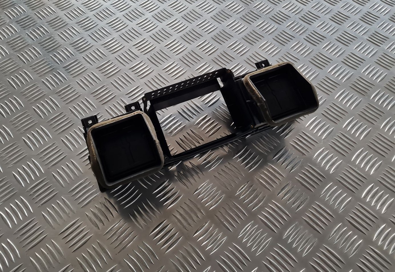 Mērinstrumentu paneļa gaisa vads, centrā priekš OPEL VECTRA C 2002 3 Mērinstrumentu paneļa gaisa vads, centrā priekš OPEL VECTRA C 2002