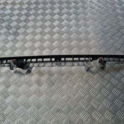 Aizmugurējā bufera centrālais stiprinājums priekš OPEL VECTRA C 2002