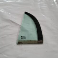 Kreiso durvju stūra stikls priekš OPEL VECTRA C 2002