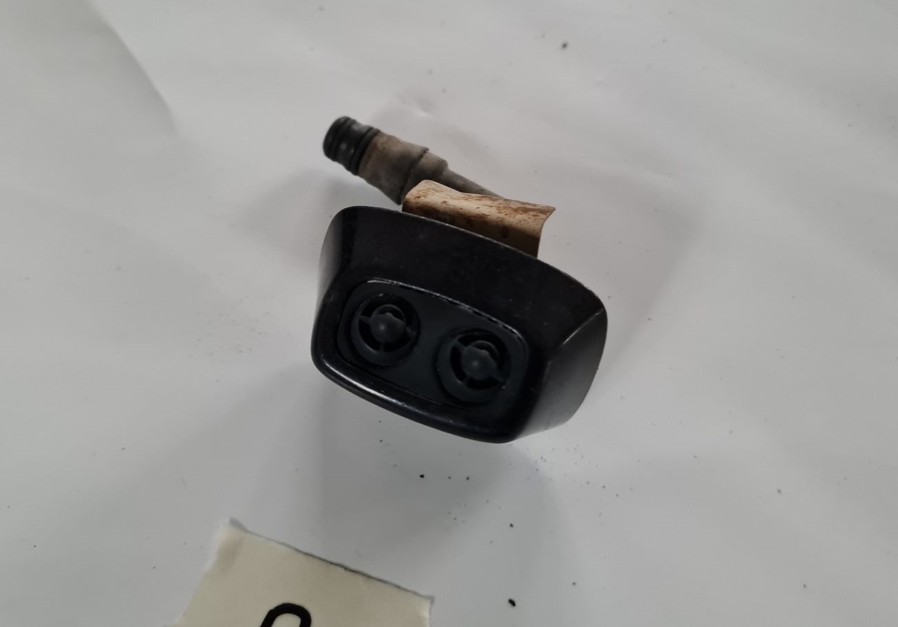 Lukturu mazgātāja sprausla priekš OPEL VECTRA C 2002 2 Lukturu mazgātāja sprausla priekš OPEL VECTRA C 2002