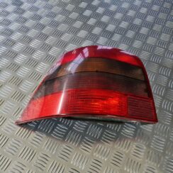 Aizmugurējais kreisais lukturis priekš VW GOLF IV 1999