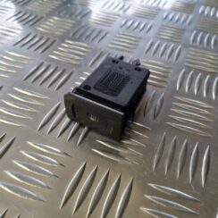 Aizmugurējā stikla apsildes ieslēgšanas poga priekš VW GOLF IV 1999