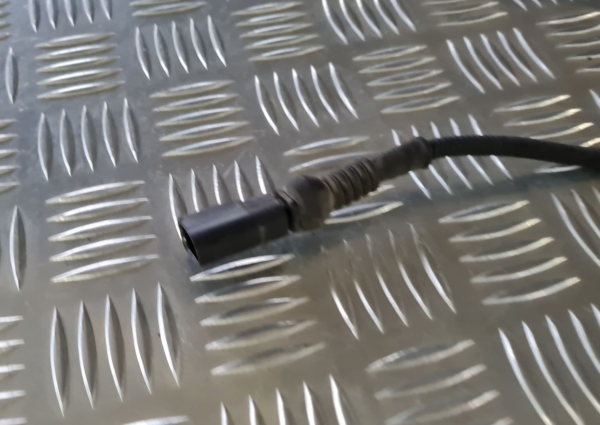 Pārsega slēdzene priekš VW GOLF IV 1999 3 Pārsega slēdzene priekš VW GOLF IV 1999