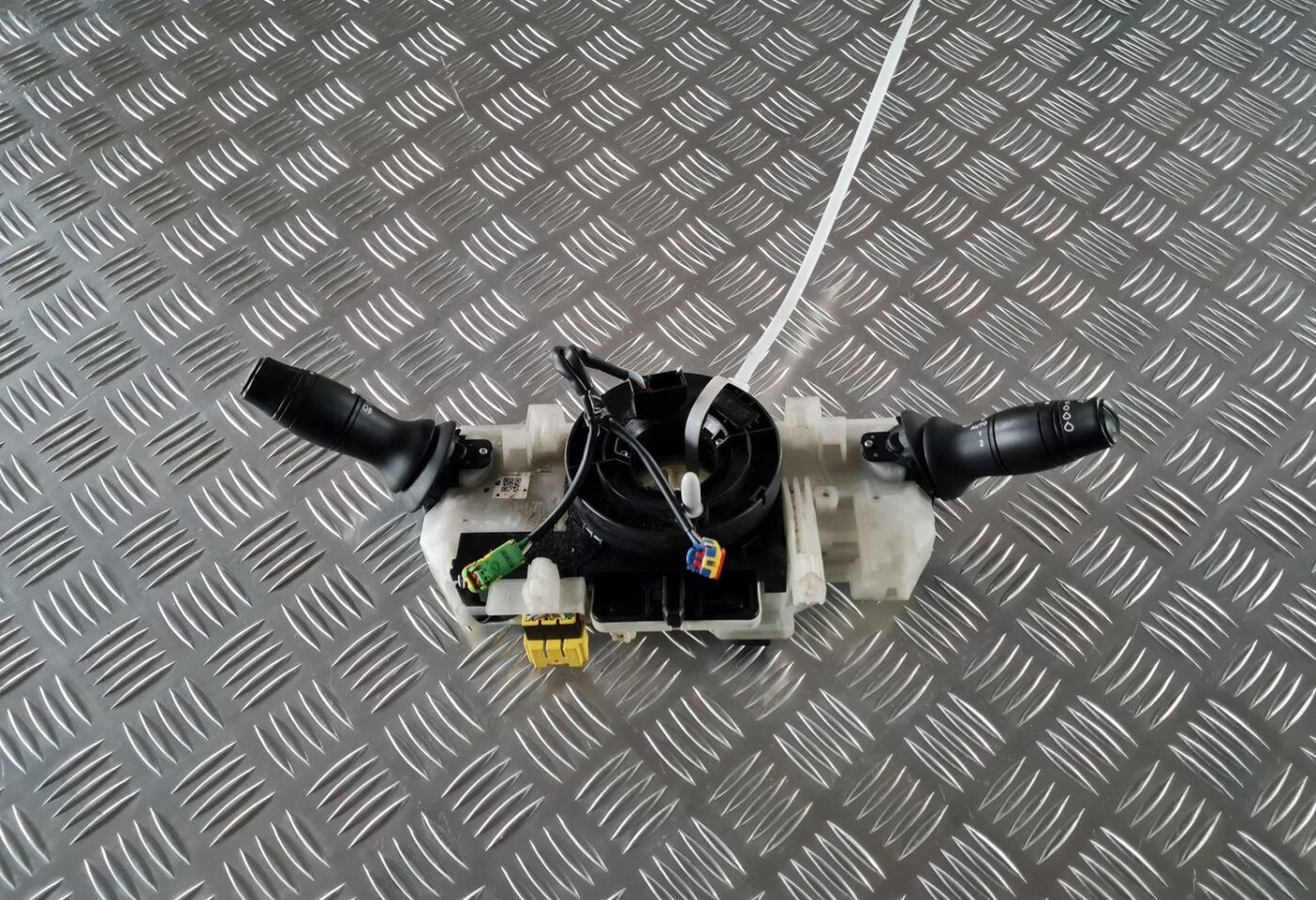 Stūres statnes slēdzis priekš RENAULT LAGUNA 2008 1 Stūres statnes slēdzis priekš RENAULT LAGUNA 2008