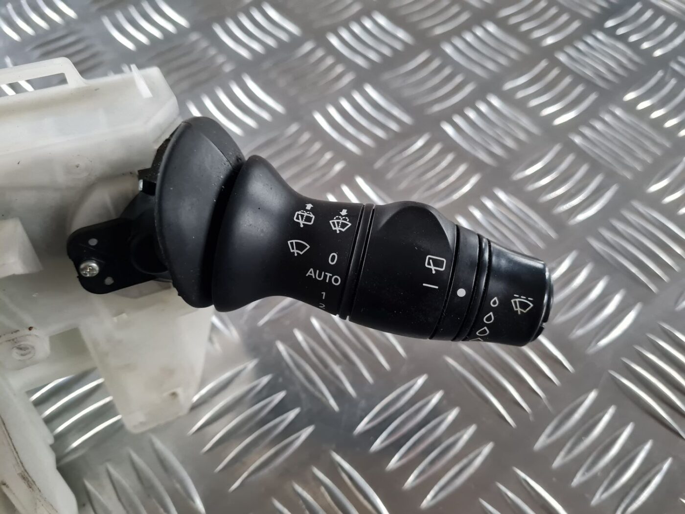 Stūres statnes slēdzis priekš RENAULT LAGUNA 2008 6 Stūres statnes slēdzis priekš RENAULT LAGUNA 2008