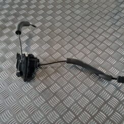 Aizmugurējo labo durvju slēdzene priekš RENAULT LAGUNA 2008