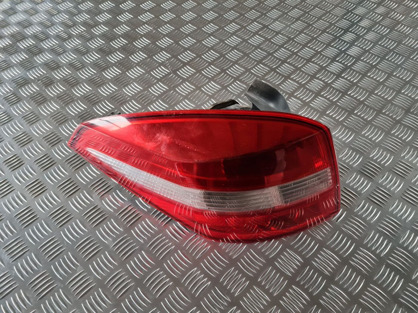 Aizmugurējais kreisais lukturis priekš RENAULT LAGUNA 2008