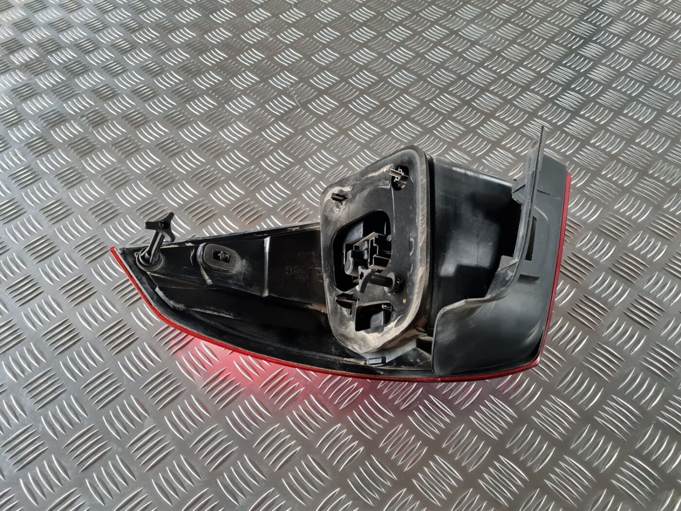 Aizmugurējais kreisais lukturis priekš RENAULT LAGUNA 2008